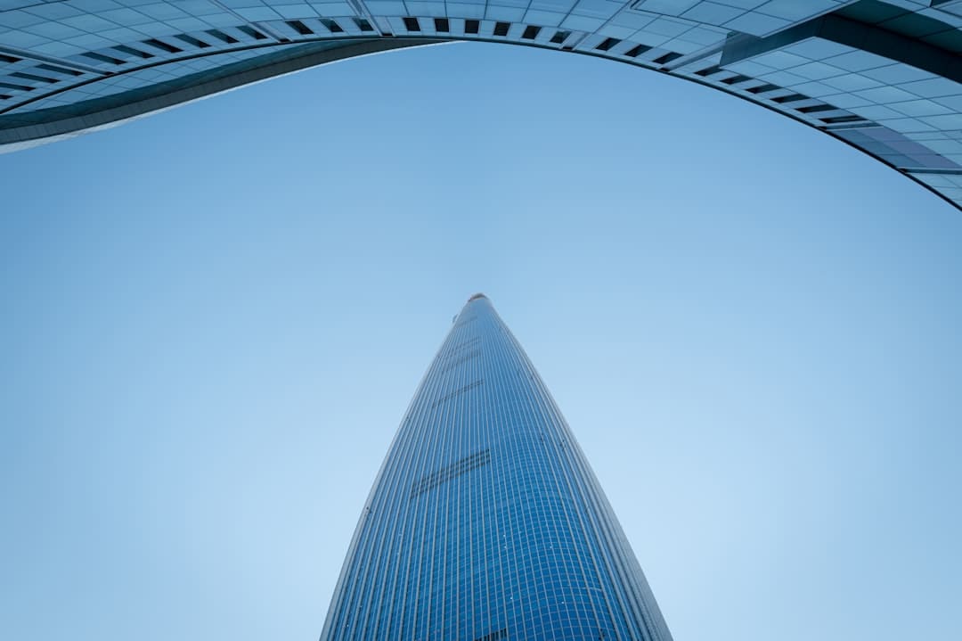 降息预期叠加关税扰动,盈利类财物方向或步入舒适布局区